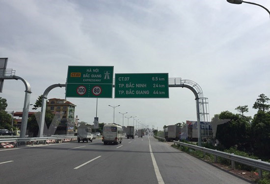 Xác minh xe 4 chỗ chạy ngược chiều cao tốc Hà Nội-Bắc Giang - Ảnh 1