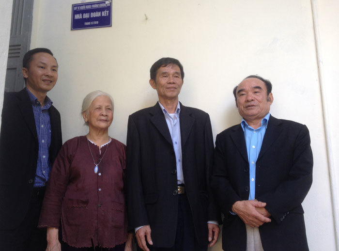 Quận Thanh Xuân bàn giao 4 nhà đại đoàn kết cho hộ nghèo - Ảnh 2