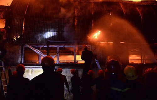 Hà Nội: Cháy lớn ở khu công nghiệp La Phù - Ảnh 1