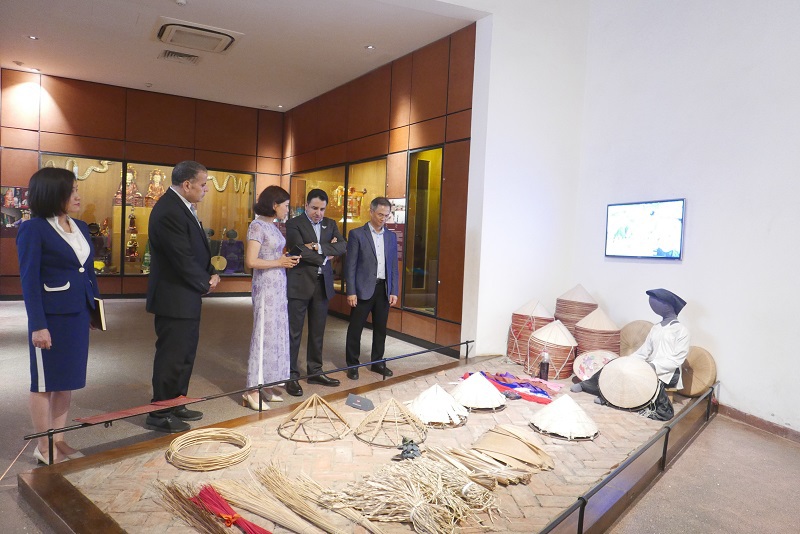 Đại sứ UAE ấn tượng trước văn hóa đa dạng, đặc sắc của Việt Nam - Ảnh 5