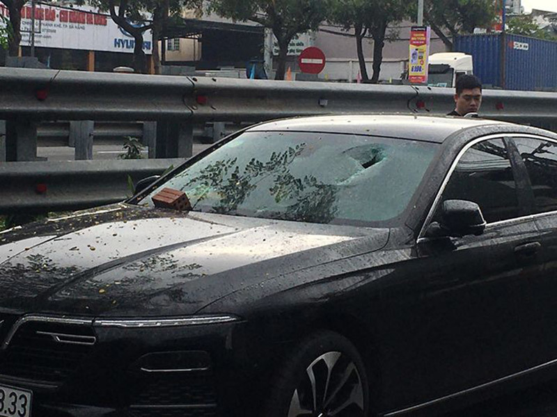 Công an Đà Nẵng bắt 2 thanh niên đập phá hàng loạt ô tô của người dân - Ảnh 2