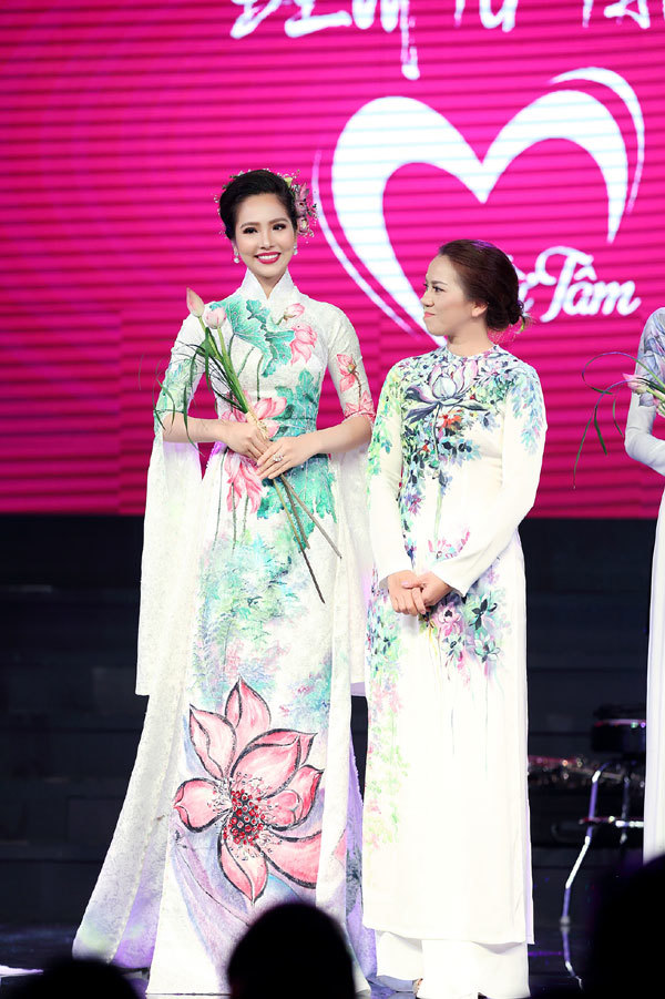 Người đẹp Việt trình diễn áo dài đấu giá từ thiện - Ảnh 5