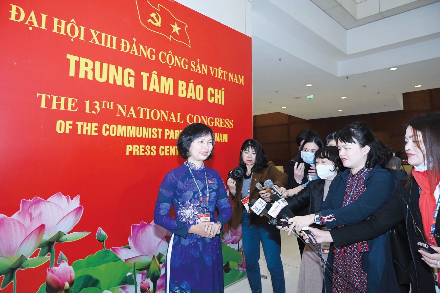Hình ảnh hoạt động của Đoàn đại biểu TP Hà Nội tại Đại hội Đảng XIII - Ảnh 9