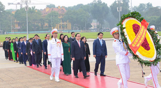 Lãnh đạo Đảng, Nhà nước viếng Chủ tịch Hồ Chí Minh và các anh hùng liệt sĩ - Ảnh 2