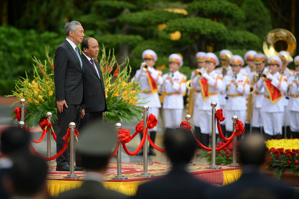 Lễ đón chính thức Thủ tướng Singapore Lý Hiển Long tại Hà Nội - Ảnh 1