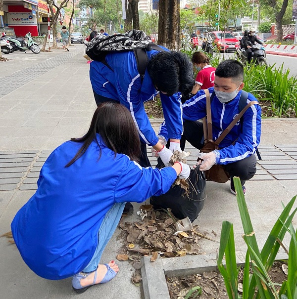 Quận Đống Đa tăng cường đảm bảo vệ sinh môi trường, cảnh quan đường phố - Ảnh 3