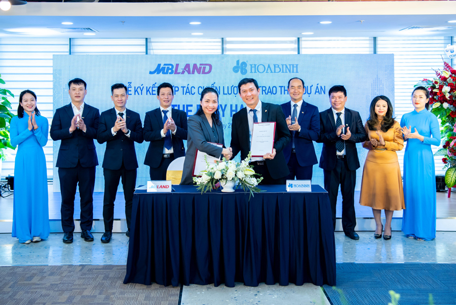 Hòa Bình và MBLand Holdings ký kết hợp đồng hợp tác chiến lược - Ảnh 2