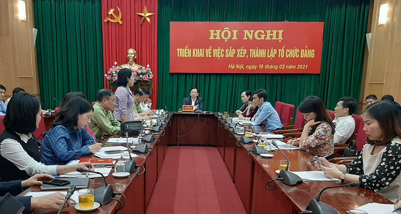 Hà Nội: Giữa tháng 3/2021 sẽ chuyển giao tổ chức đảng từ Đội quản lý thị trường cấp huyện về Quản lý thị trường Thành phố - Ảnh 1