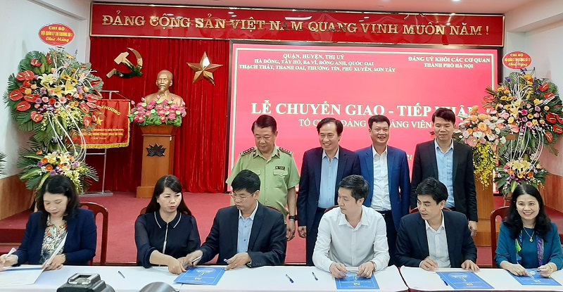 Hà Nội: Chính thức thành lập 5 tổ chức đảng Đội quản lý thị trường liên huyện - Ảnh 2