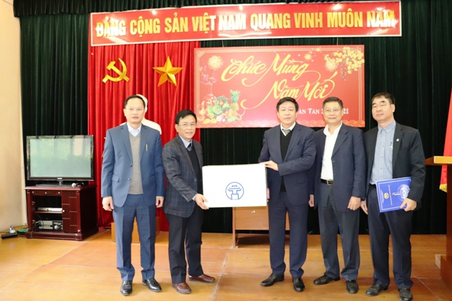 Phó Chủ tịch UBND TP Hà Nội Dương Đức Tuấn thăm, chúc Tết các đơn vị công chính - Ảnh 2