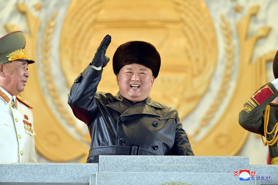 [Ảnh] Cận cảnh vũ khí "mạnh nhất thế giới" của Triều Tiên tại lễ duyệt binh mừng Đại hội Đảng - Ảnh 4