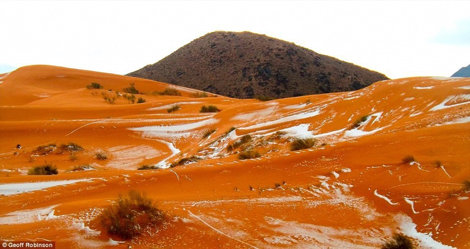 Tuyết lại rơi ở sa mạc Sahara: Tuyệt phẩm của “mẹ thiên nhiên” - Ảnh 5