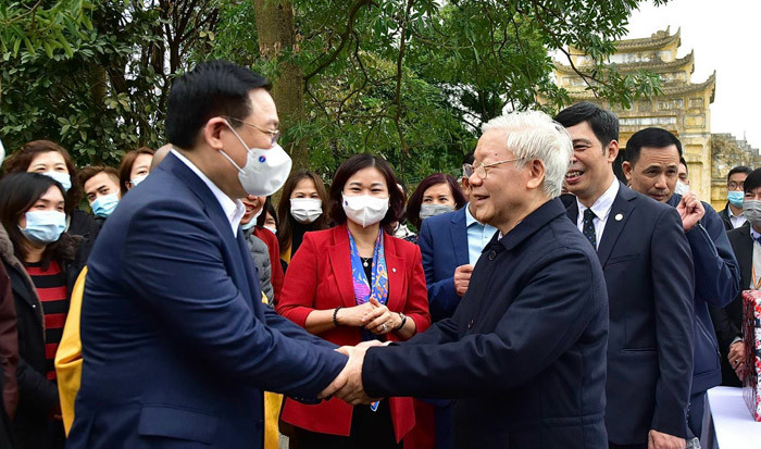 Tổng Bí thư, Chủ tịch nước Nguyễn Phú Trọng dâng hương và trồng cây đầu Xuân Tân Sửu tại Hoàng Thành Thăng Long - Ảnh 3