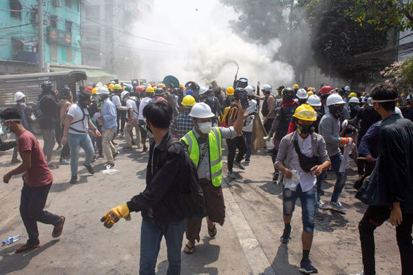 Myanmar: 38 người thiệt mạng trong ngày bạo lực đẫm máu nhất sau cuộc chính biến - Ảnh 1