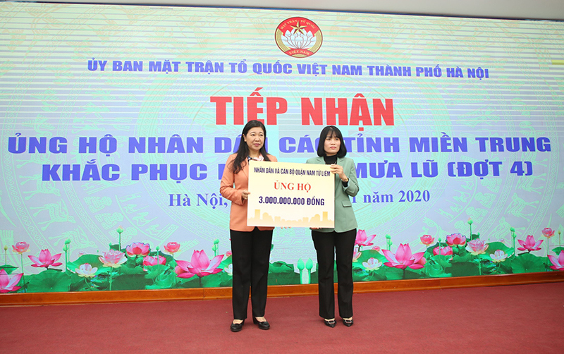 Mặt trận Tổ quốc thành phố Hà Nội tiếp nhận trên 27,8 tỷ đồng ủng hộ các tỉnh miền Trung - Ảnh 1