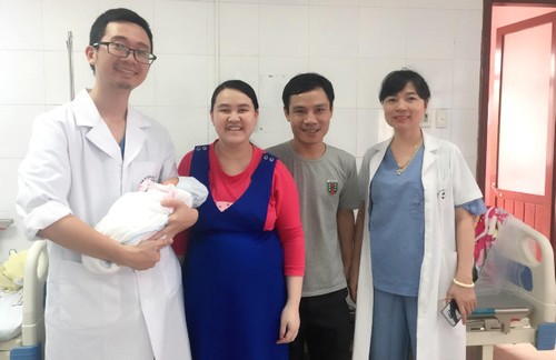 Bé gái Việt chào đời từ trứng đông lạnh - Ảnh 1