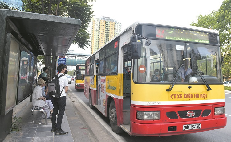 Xe buýt Hà Nội: Mảnh ghép vĩnh viễn trong hệ thống giao thông đô thị - Ảnh 1