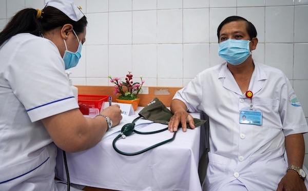 Bệnh viện Bệnh Nhiệt đới TP Hồ Chí Minh tiêm vaccine Covid-19 - Ảnh 5