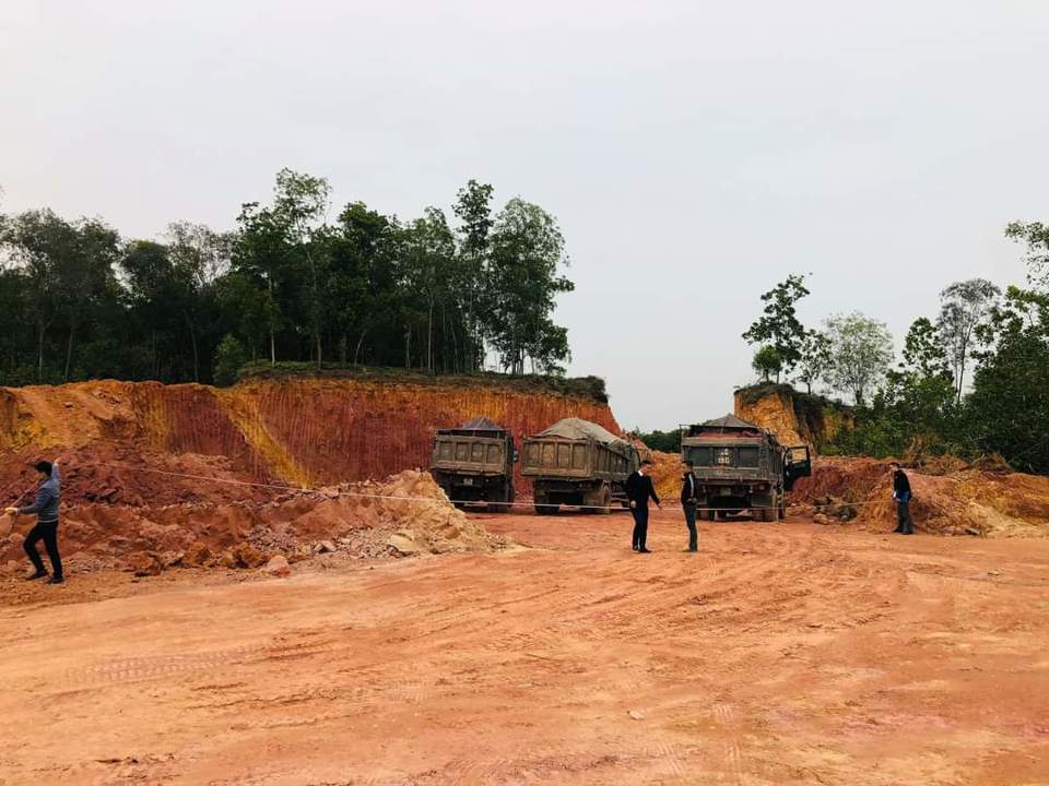 Hà Nội: Hàng nghìn khối đất đồi ở Sóc Sơn bị "xẻ thịt" nghi bán cho doanh nghiệp - Ảnh 3