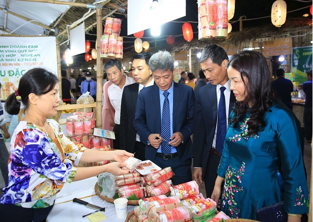 Hội chợ đặc sản vùng miền Việt Nam 2020: Cầu nối gắn kết “3 nhà” - Ảnh 2