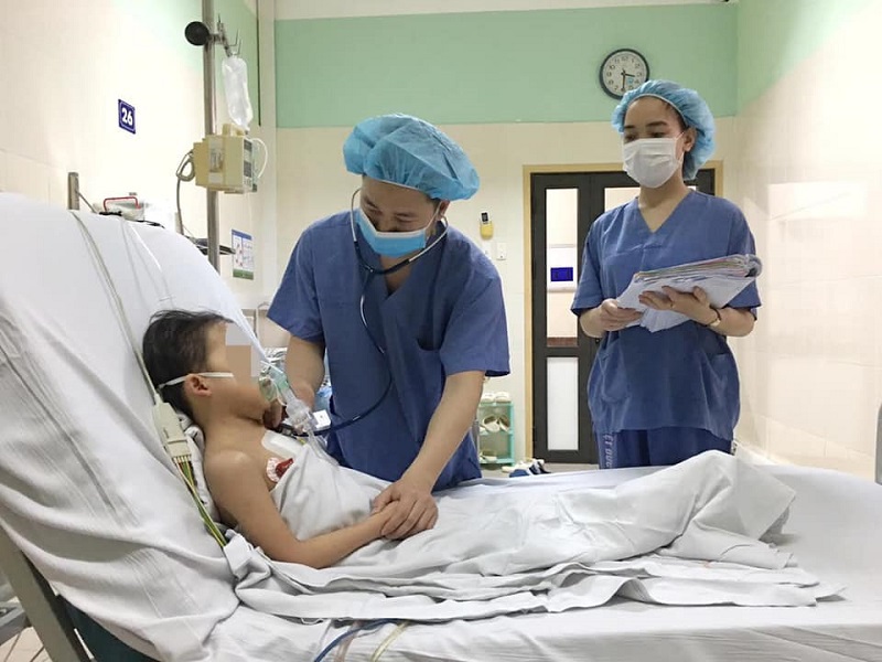 Kỷ lục: Ghép tim cho bệnh nhân nhỏ tuổi nhất Việt Nam - Ảnh 2