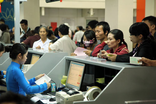Các hãng hàng không Việt đồng loạt tăng giá vé - Ảnh 1