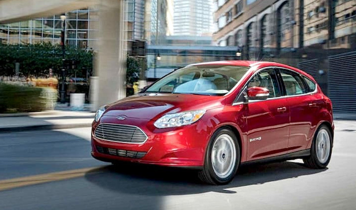 Giá xe ô tô hôm nay 19/11: Ford Focus thấp nhất ở mức 626 triệu đồng - Ảnh 1