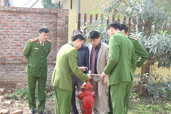 Chủ động chống cháy nổ trong dịp Tết Nguyên đán 2017 - Ảnh 2