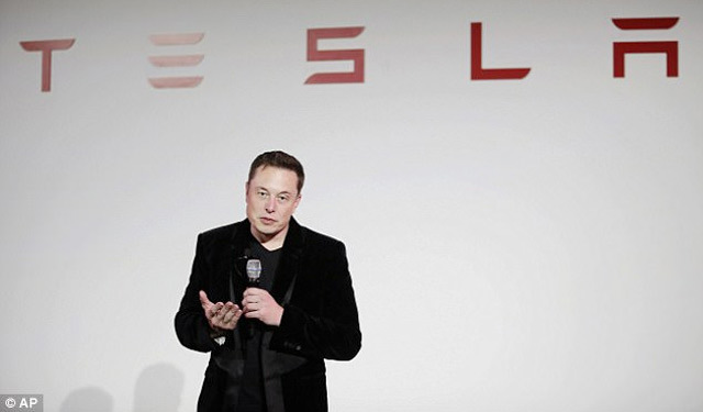 Elon Musk bất ngờ thông báo về mẫu xe điện mới qua Twitter - Ảnh 1