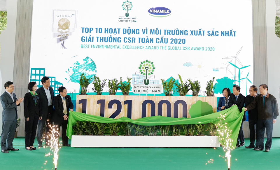 Vinamilk vững vàng vị trí dẫn đầu Top 100 doanh nghiệp bền vững Việt Nam năm 2020 - Ảnh 9
