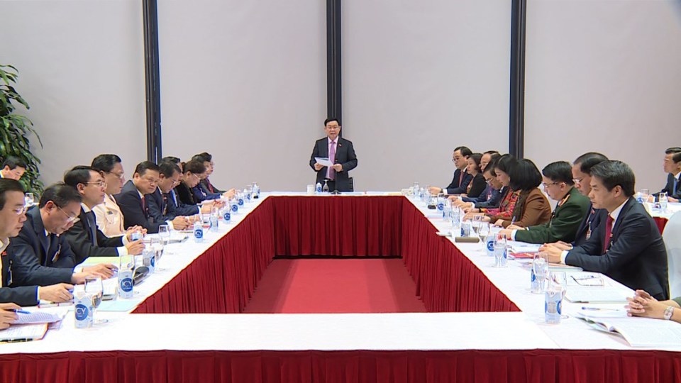 Đoàn đại biểu TP Hà Nội nhất trí cao với các bài học kinh nghiệm, giải pháp, tầm nhìn chiến lược trong văn kiện Đại hội XIII của Đảng - Ảnh 1