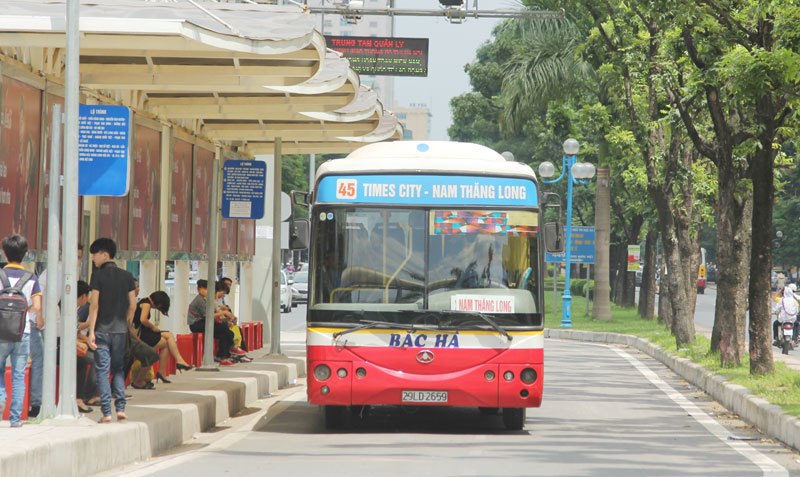 Xe buýt ở Hà Nội - Bước chuyển mình ấn tượng - Ảnh 1
