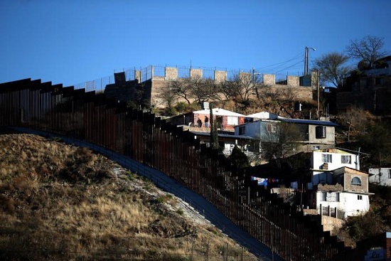 Mỹ xem xét ngăn các bà mẹ Mexico đưa con di cư bất hợp pháp - Ảnh 2