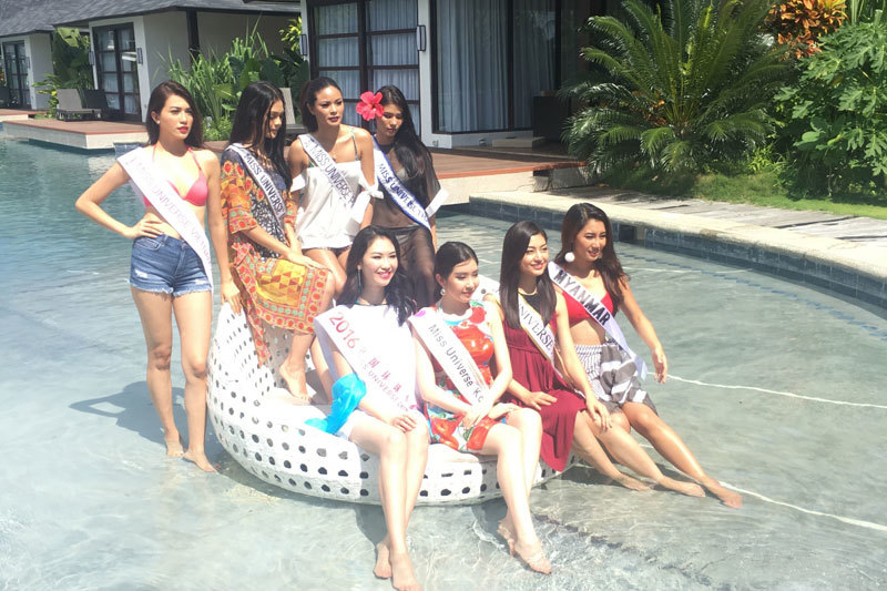 Người đẹp Việt hở bạo trước thí sinh Miss Universe - Ảnh 2