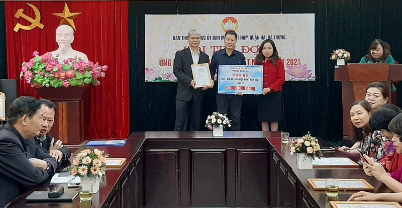 Quận Hai Bà Trưng: Vận động ủng hộ Quỹ "Vì biển đảo Việt Nam" (đợt 1) được 430 triệu đồng - Ảnh 2