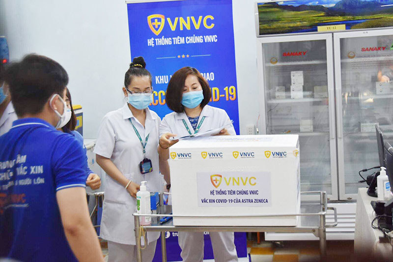 Hà Nội, Hải Dương, TP Hồ Chí Minh đã triển khai tiêm vaccine Covid-19 - Ảnh 10