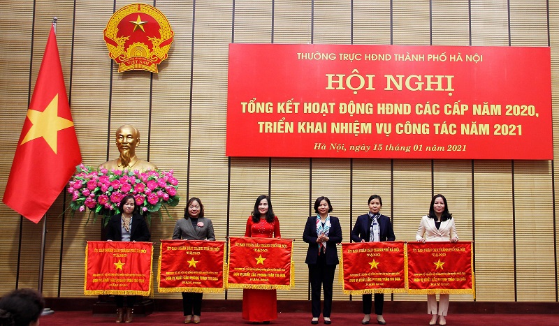 Chủ tịch HĐND TP Hà Nội: Hoạt động HĐND bám sát đời sống, kịp thời đáp ứng nguyện vọng của cử tri - Ảnh 3