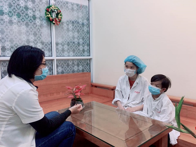 Bệnh nhân ghép tim nhỏ tuổi nhất Việt Nam được hồi sinh sự sống từ người cho chết não - Ảnh 2