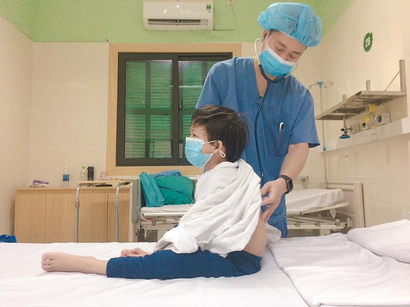 Bệnh nhân ghép tim nhỏ tuổi nhất Việt Nam được hồi sinh sự sống từ người cho chết não - Ảnh 3