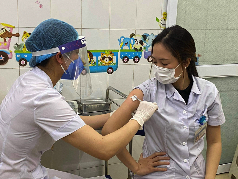 Những người tiêm vaccine tại Hải Dương đều có sức khoẻ ổn định - Ảnh 1