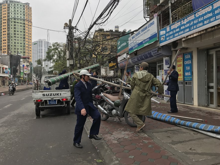 Hà Nội ra quân lập lại trật tự đô thị, đòi lại vỉa hè cho người đi bộ - Ảnh 28