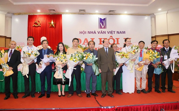 Đại hội Hội Nhà văn Việt Nam Khóa X: Thách thức trước những trang giấy và biến động thời đại - Ảnh 4