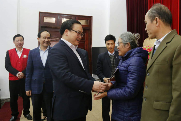 Hà Nội tặng 2 tỷ đồng cho Quỹ hỗ trợ xóa đói giảm nghèo của tỉnh Lai Châu - Ảnh 4