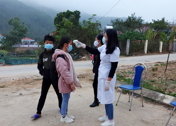 Quảng Ninh: TP Hạ Long sẽ trả toàn bộ phí cách ly, xét nghiệm Covid-19 cho học sinh - Ảnh 1