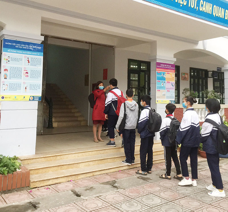 Học sinh các trường quận Bắc Từ Liêm thực hiện nghiêm biện pháp phòng chống dịch Covid-19 - Ảnh 7