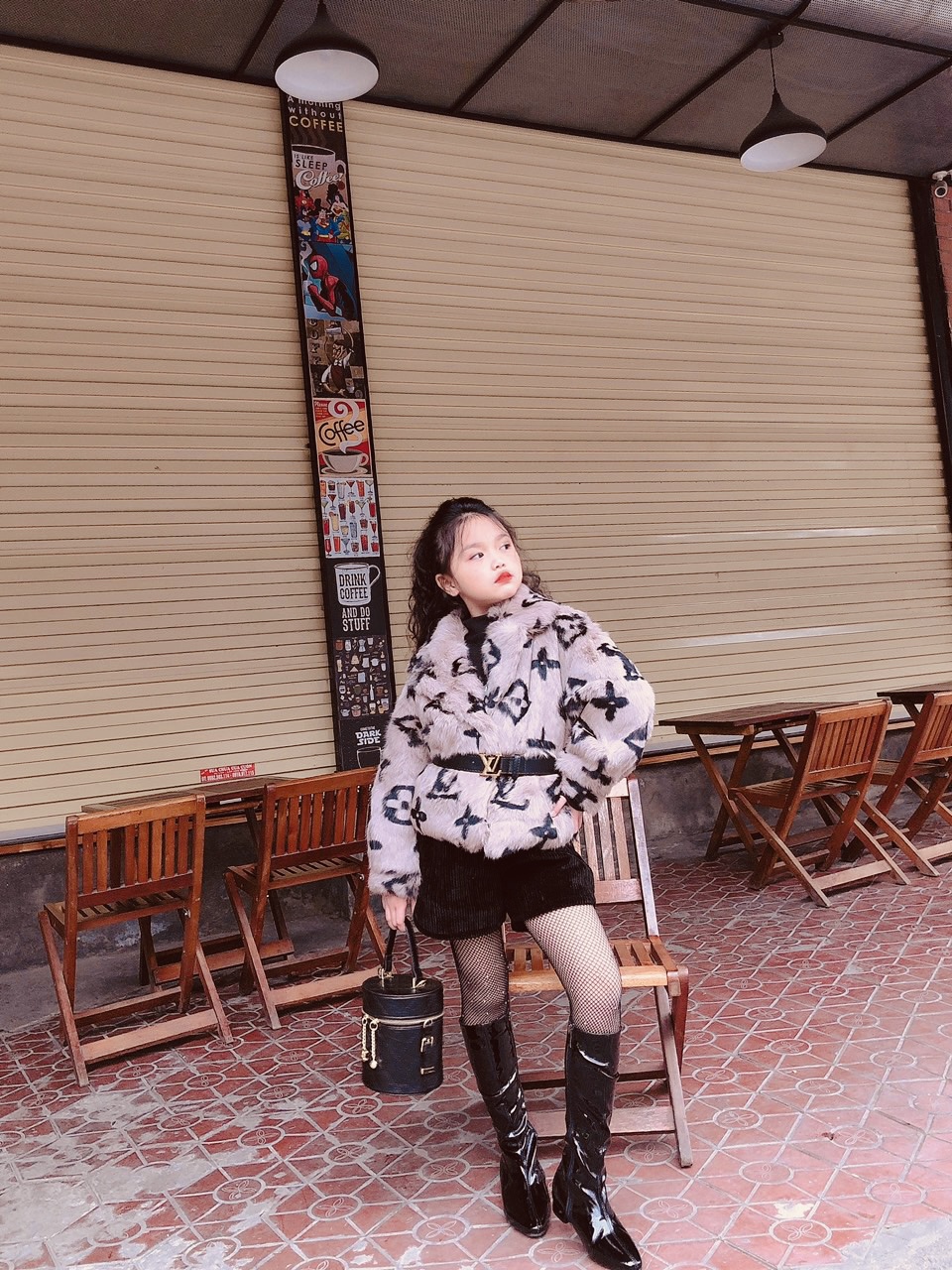 Thần thái xuất sắc của mẫu nhí 9 tuổi có đôi mắt ấn tượng nhất làng thời trang Việt - Ảnh 5