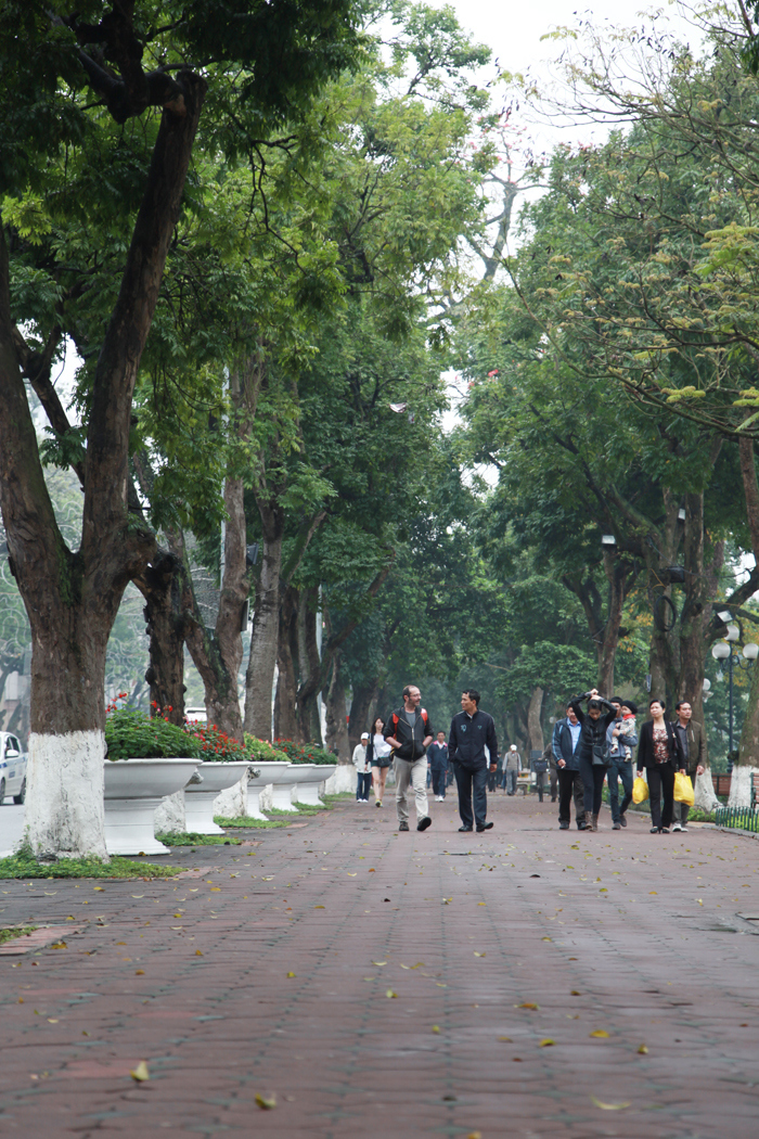 Những tuyến phố có vỉa hè đẹp ở Hà Nội - Ảnh 13