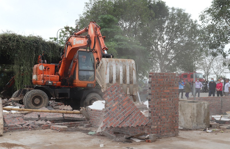 Huyện Đông Anh: Cưỡng chế công trình vi phạm trật tự xây dựng trên đất nông nghiệp - Ảnh 1