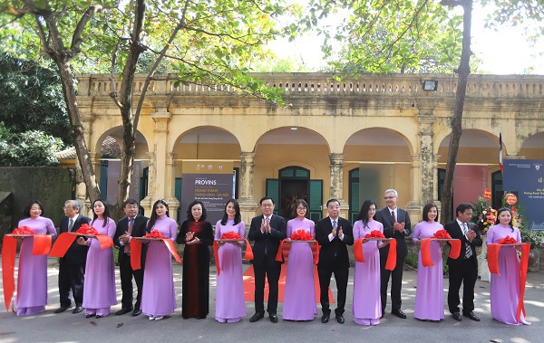 Khai mạc trưng bày “Khu đô thị cổ Provins (Pháp) và Khu Trung tâm Hoàng thành Thăng Long - Hà Nội: Di sản văn hóa trong lòng đô thị” - Ảnh 1