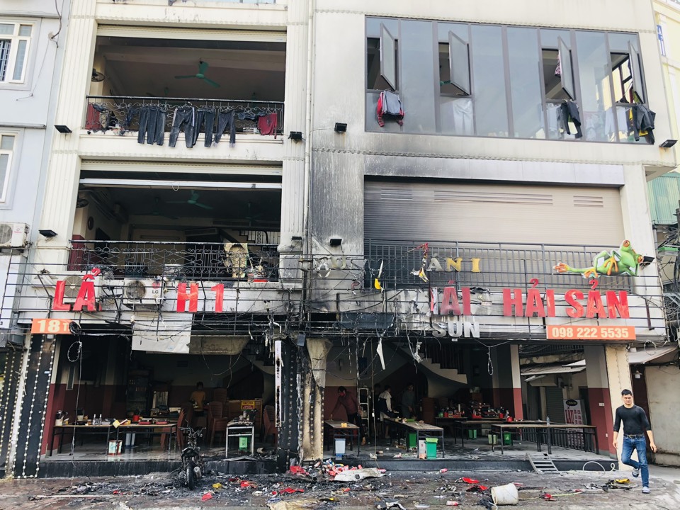 Hà Nội: Cháy lớn tại nhà hàng trên phố Thượng Đình - Ảnh 3